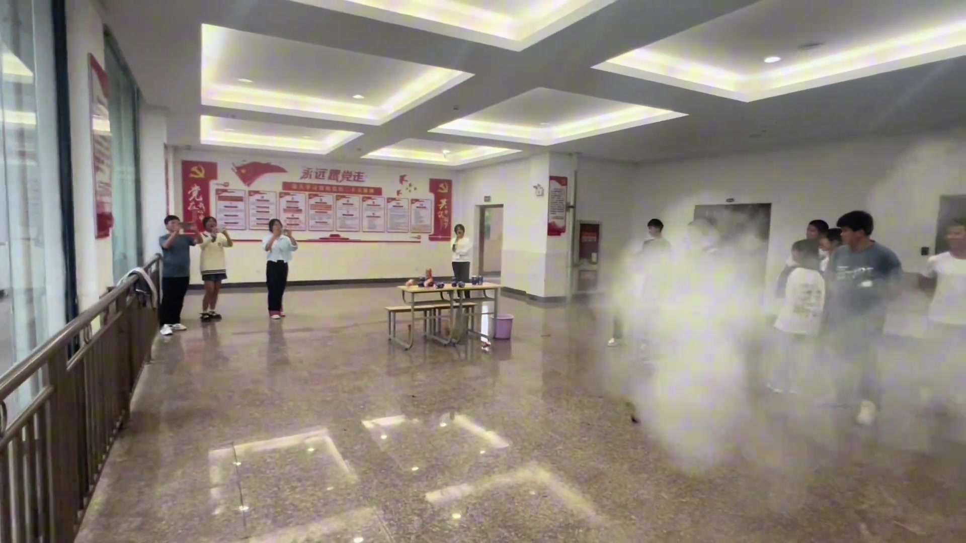 同学们自制的空气炮！威力堪比李云龙的意大利炮！
