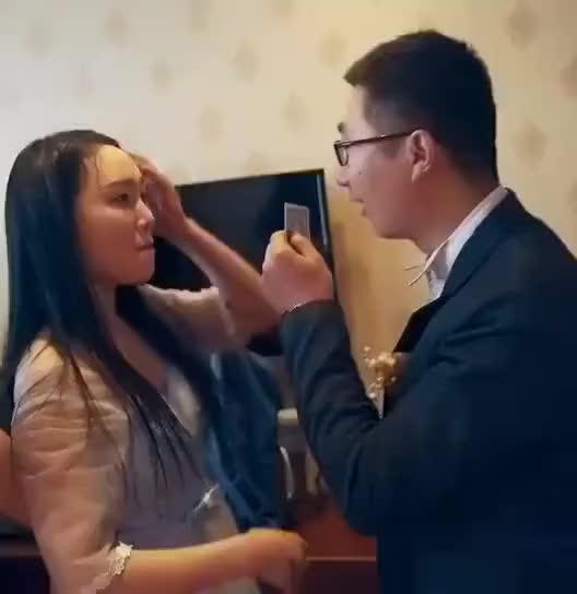看看他们的女朋友都在干些什么！