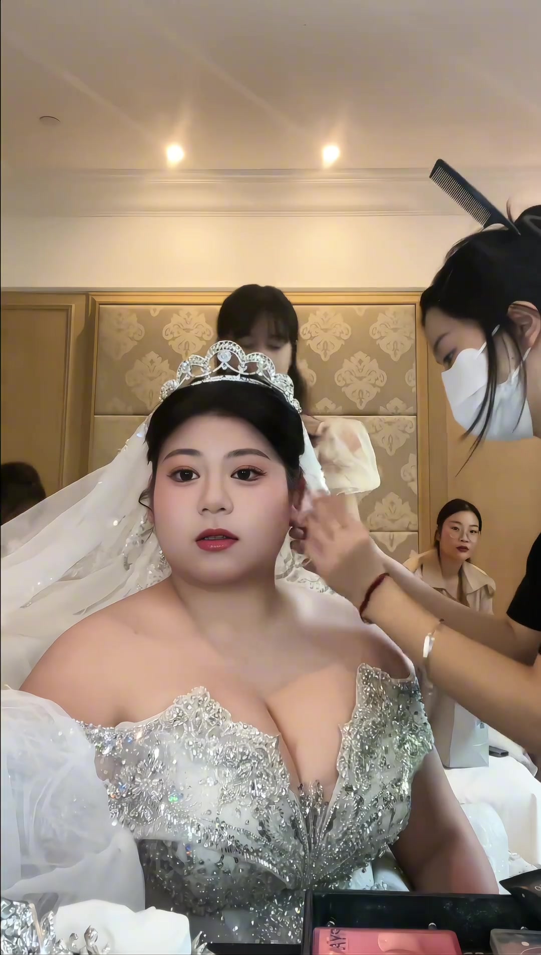 新娘这套婚纱也太好看了吧