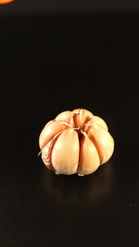 烧红的铁球vs大蒜