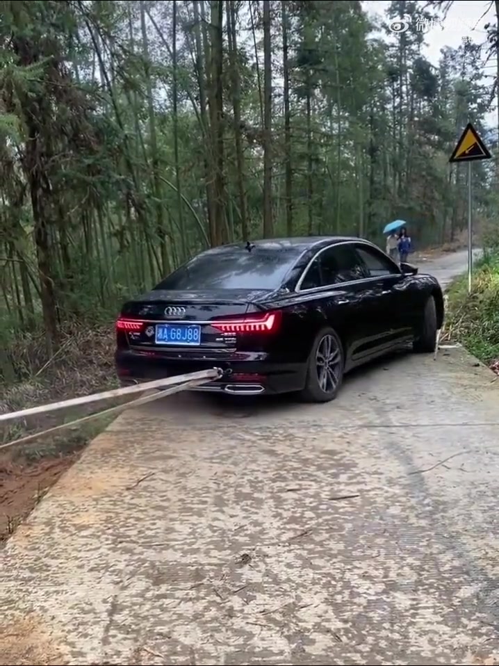 这就是奥迪你只管踩油门，剩下的交给Quattro