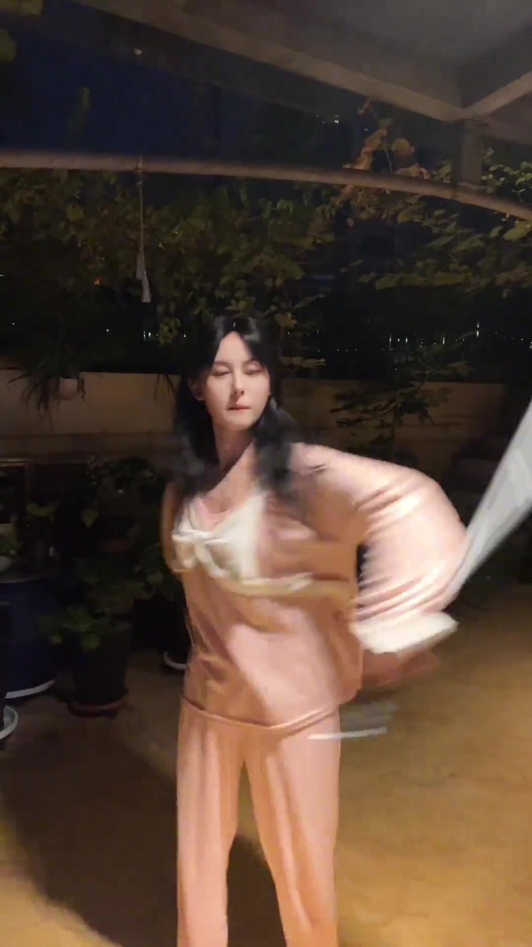 还好是个姑娘，不然真就芭比Q了