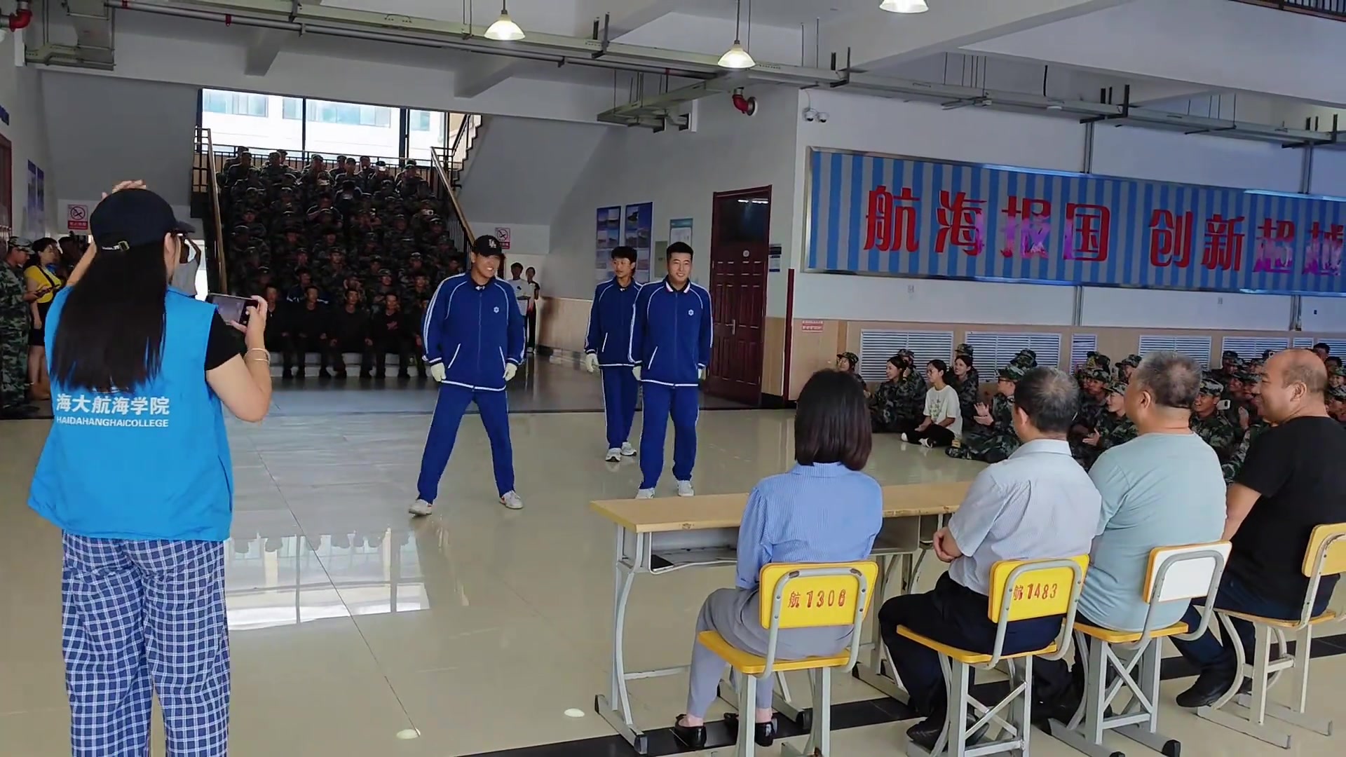 我不知道啊班主任说加学分我就上了
