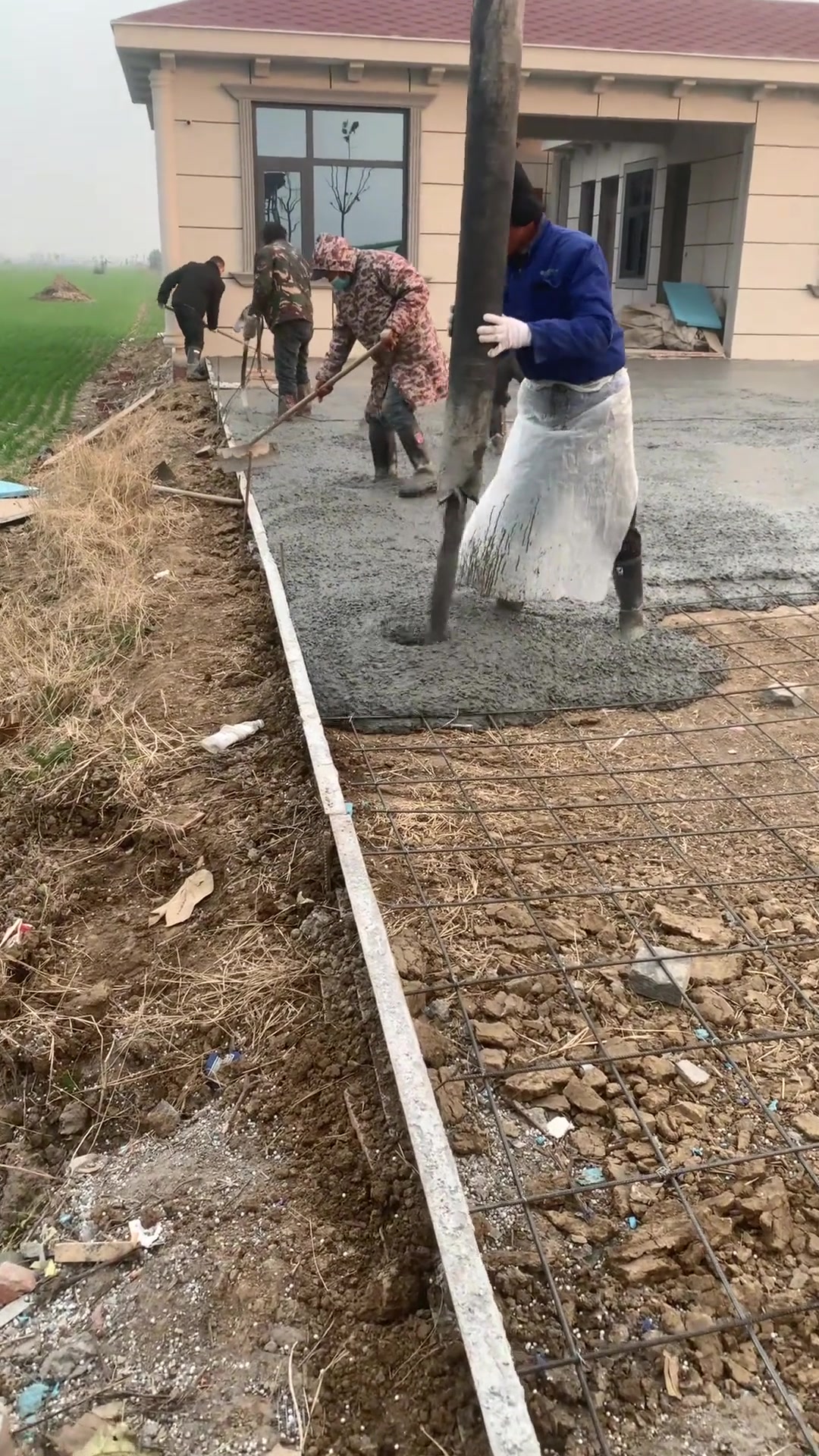 黄土地上直接浇灌钢筋混凝土，这样的地面会结实吗