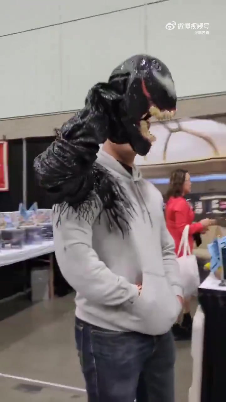 这个毒液cosplay是怎么做的好吓人