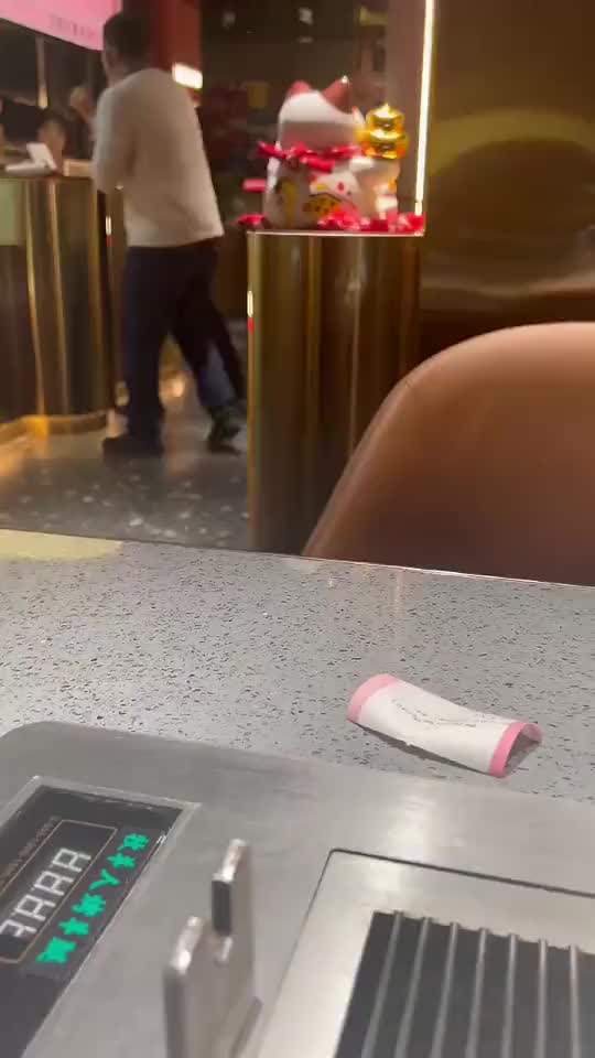 原来大鹏演的都是真的啊，身体不好的千万别抢着买单啊！！
