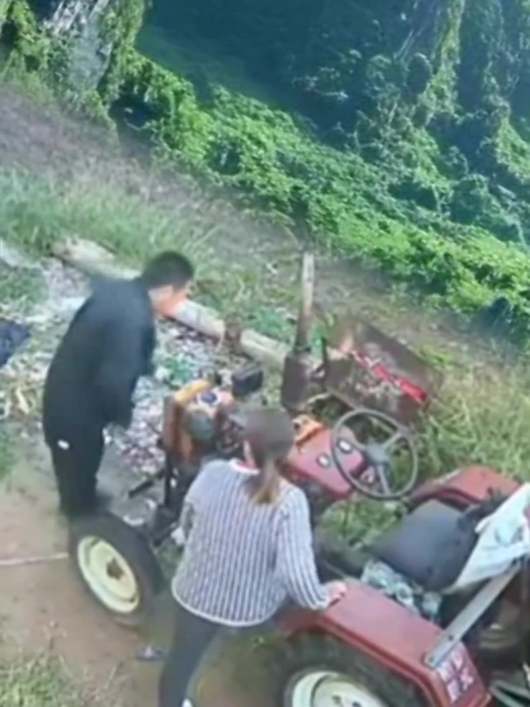 没搞懂为什么会自己开动起来了