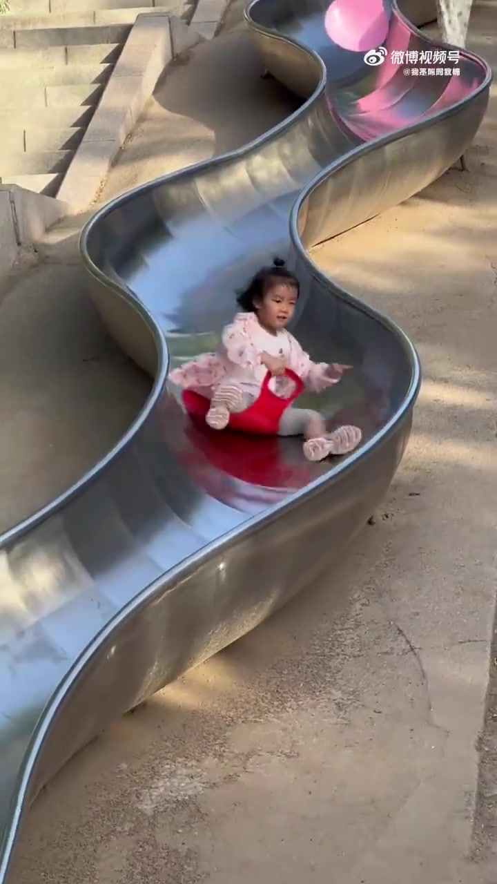 这谁设计的这样不是来一个哭一个，回家妈妈一看屁股都烂了