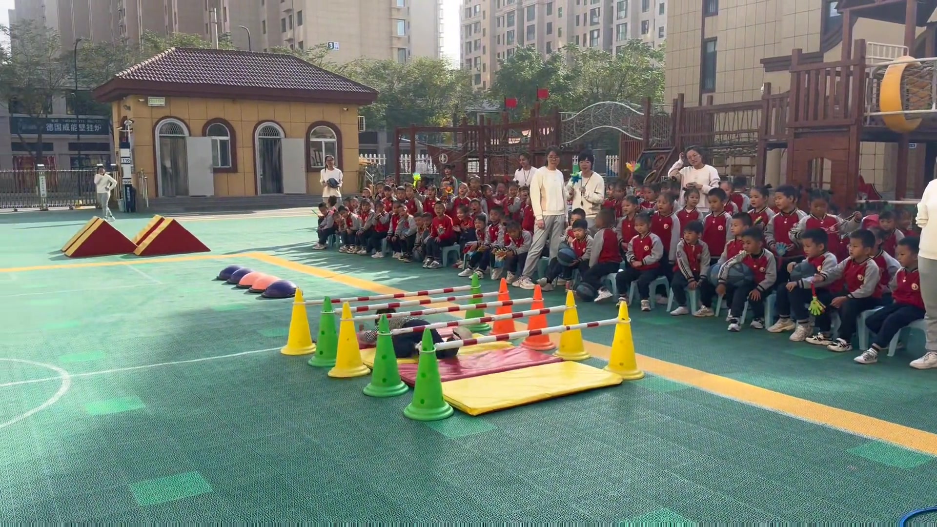 幼儿园运动会出现运动小健将！