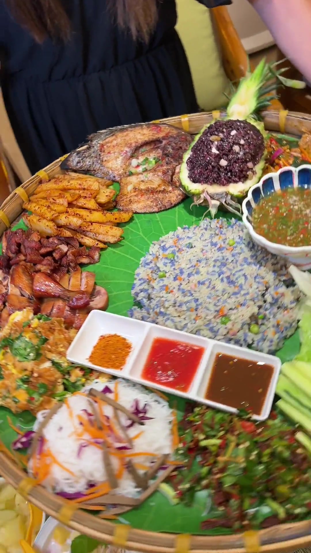 传说中的云南手抓饭原来这么丰盛啊！