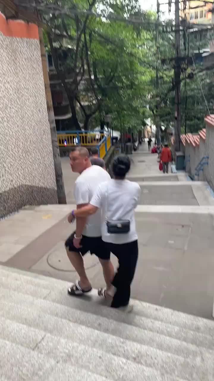 一开始以为要起什么冲突了，原来“好戏”在后头，有点惨