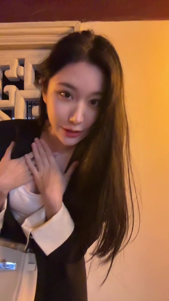 所以为什么女生越做作拍出来的照片越好看呢