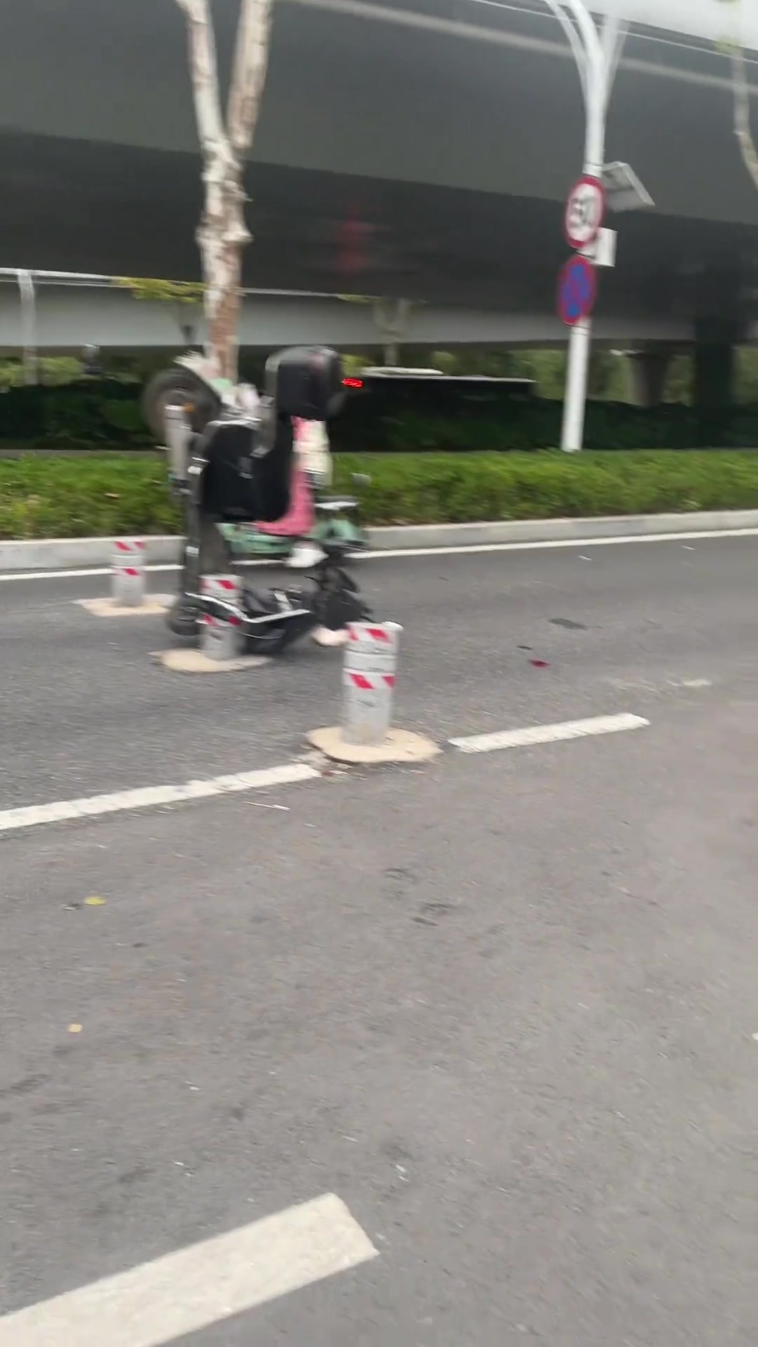 这没点技术还真不好进去！！