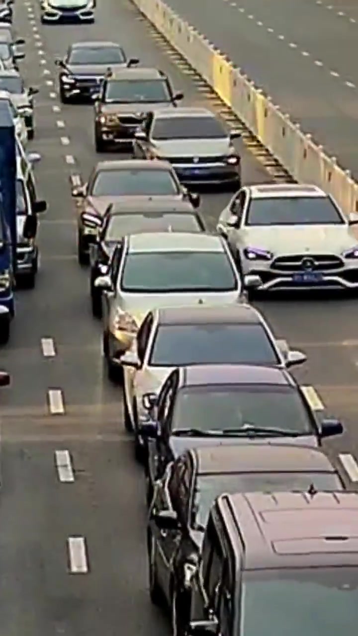 行车需谨慎处处要留心