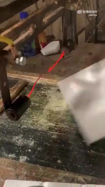 高脚酒杯的泡沫包装生产