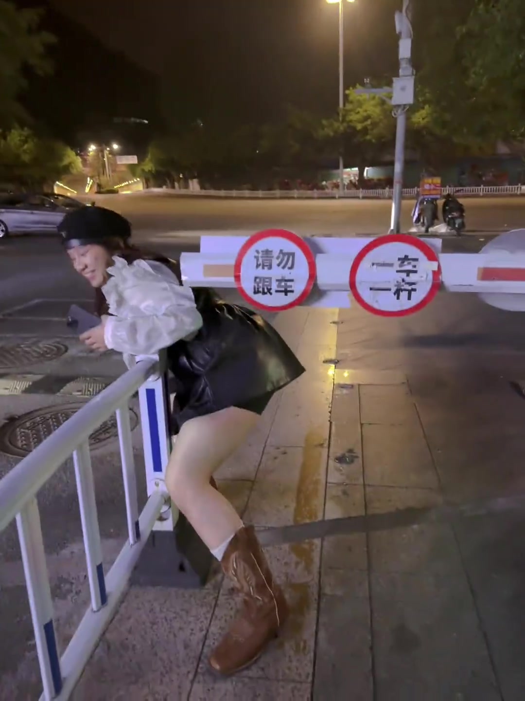 小姐姐，一般不喝多干不出这样的事