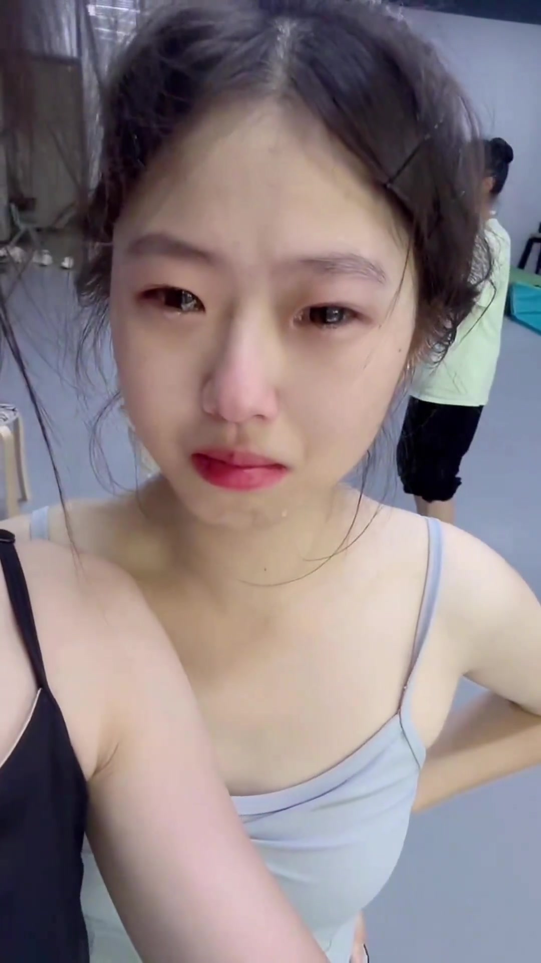 哭的让人心疼我是女的我也心疼