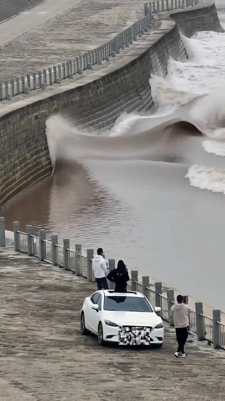 这车不值钱吧