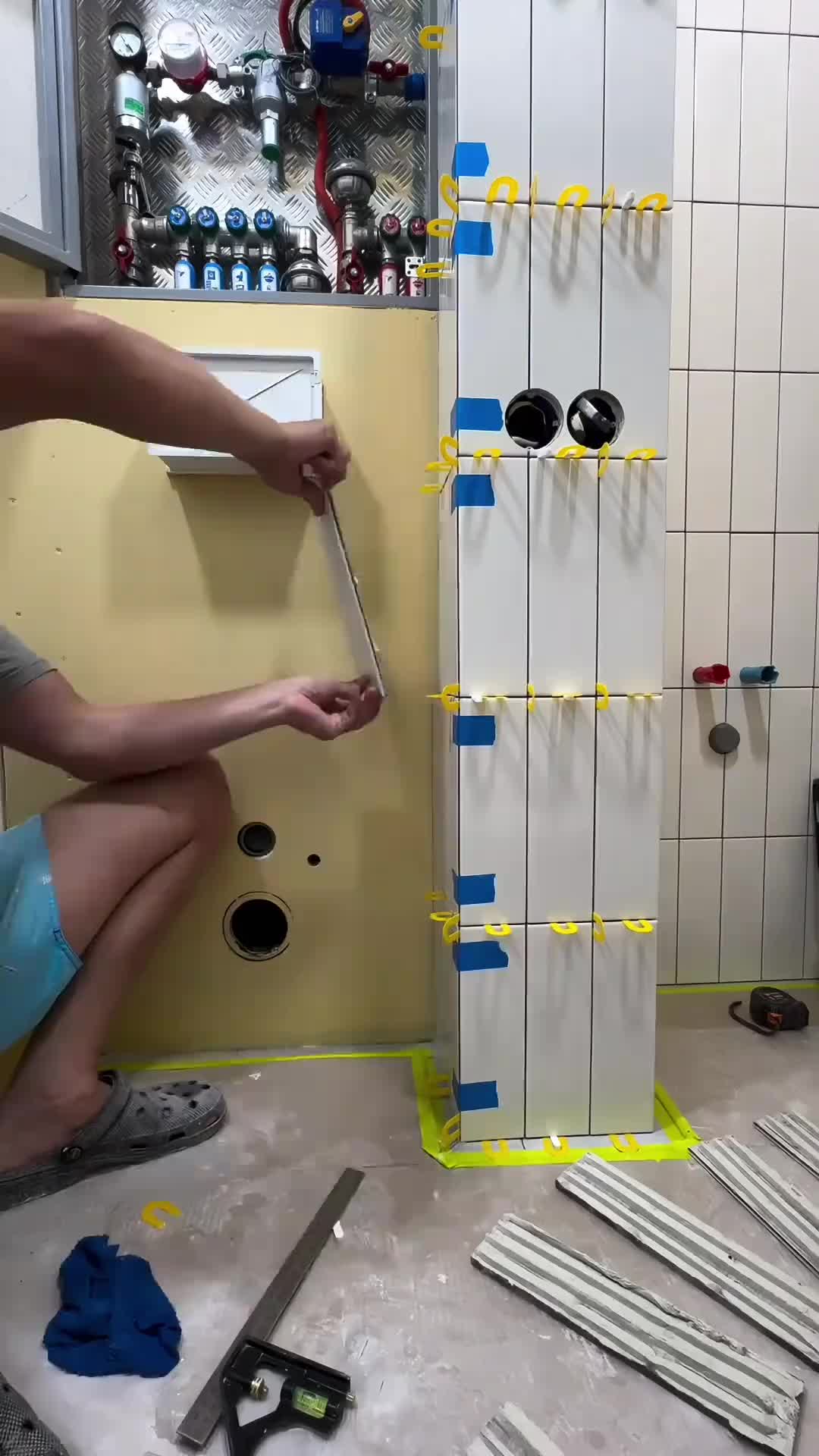 国外严谨的室内贴瓷工作过程