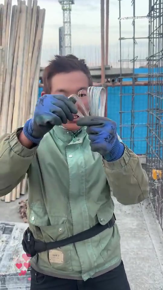 老板最喜欢这种工人，拿一份工资干十个人的活