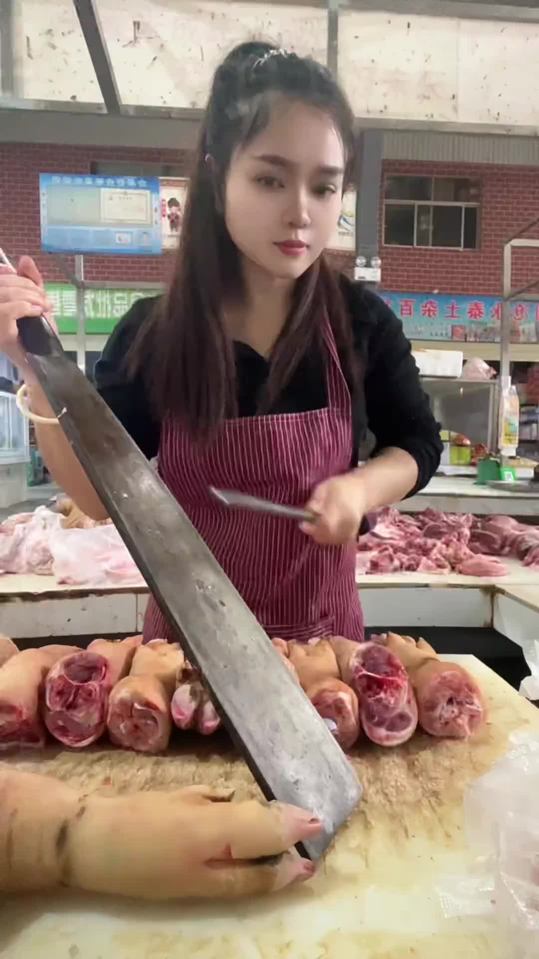 刀法娴熟！又准又狠啊！！！