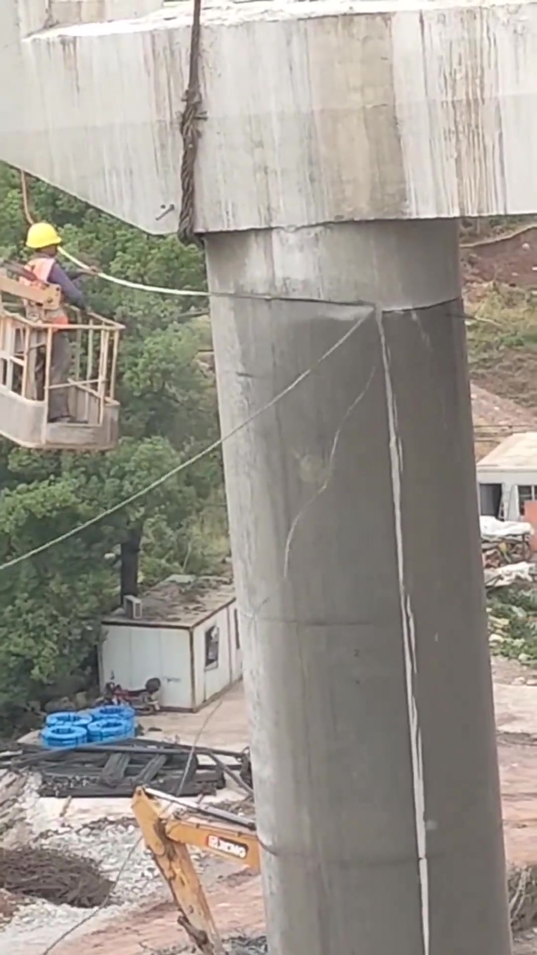这是要拆除掉么这什么锯子啊，钢筋水泥都能轻松锯开！！