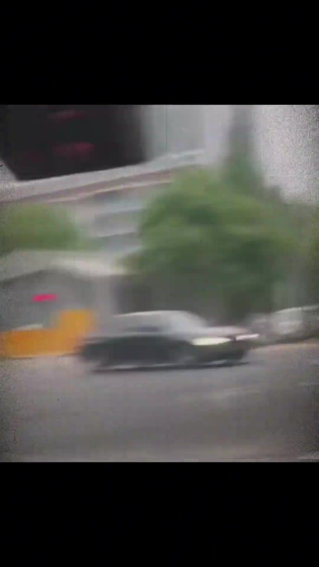 提醒他不要玩手机而已，谁让他开了