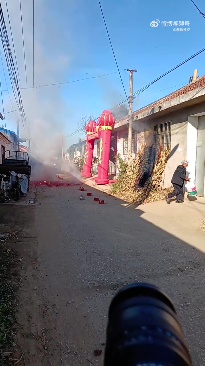摄像这小子真稳定，手都没抖！