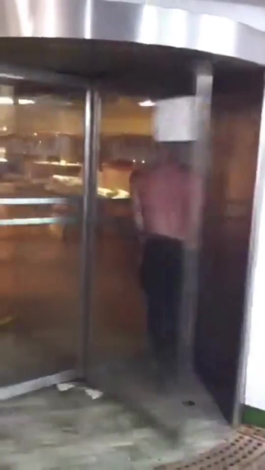 没想到长大了还这么调皮！