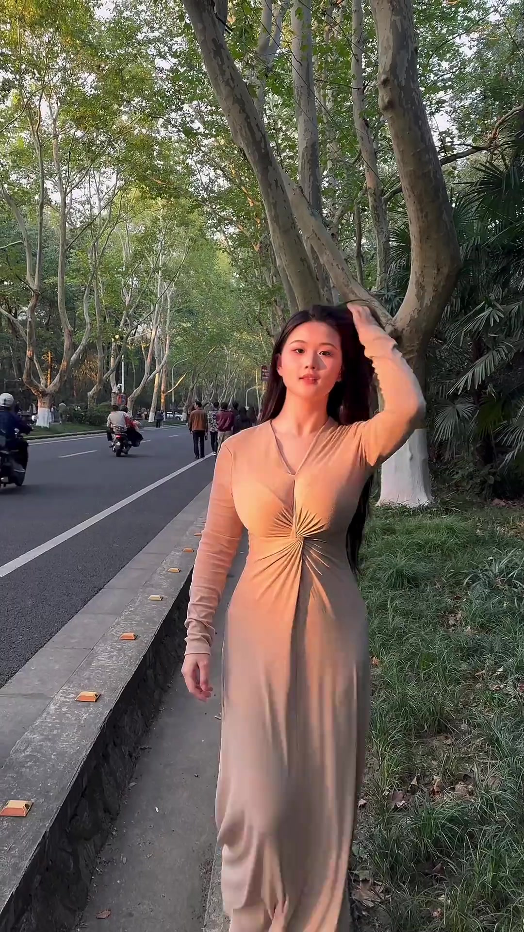 会不会拍照啊！不行让我来