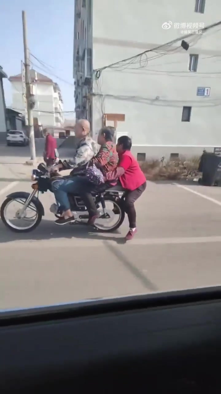 大妈这前台有点硬