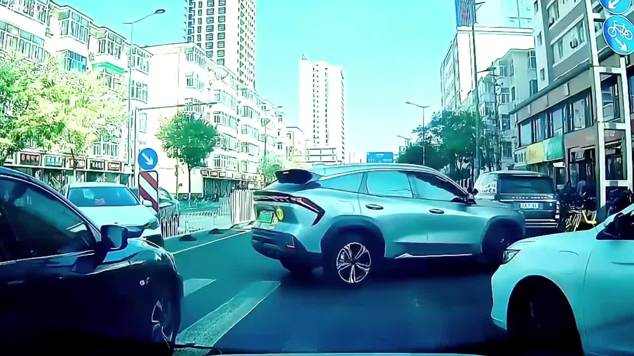 经判断确实是实习新手，后面的贴纸没白贴！