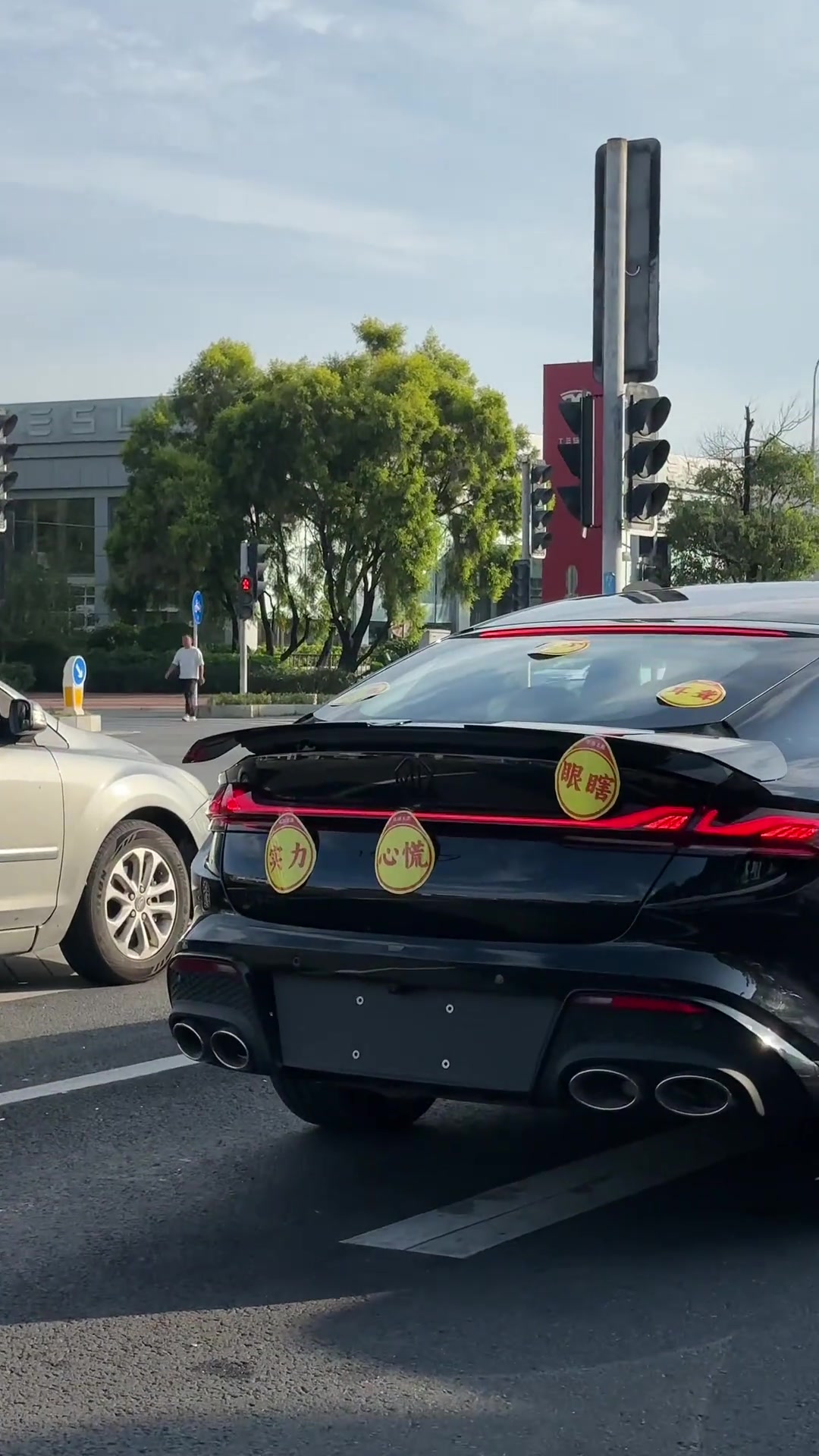 这么多标签！把后车吓得不轻啊！！