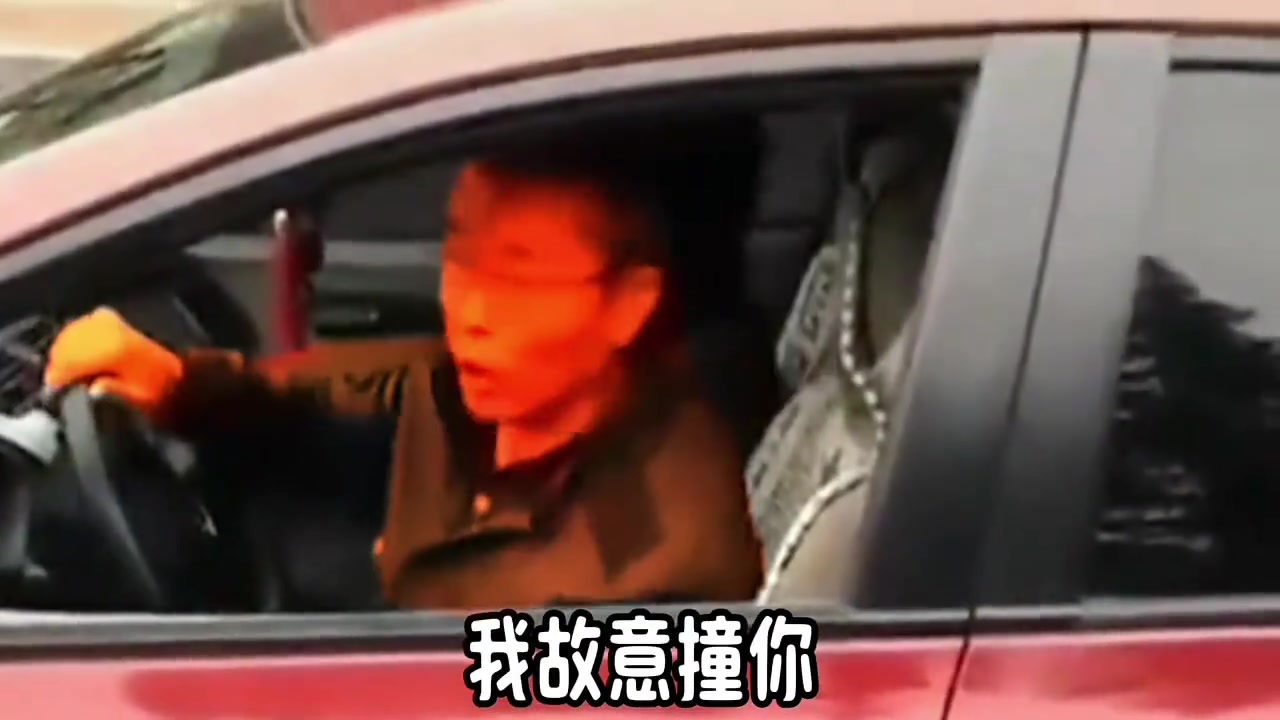 他也没讲笑话，为什么就是莫名好笑