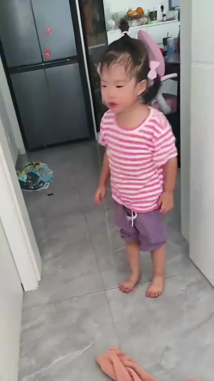 一位母亲在社交媒体上分享了她作为母亲的无奈与挑战