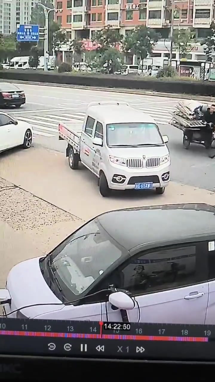 那么大的动静不可能不知道吧