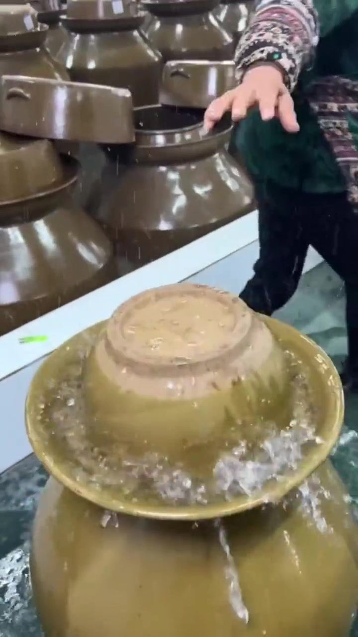 传统老坛泡菜，为啥要往老坛里点火，有人知道吗