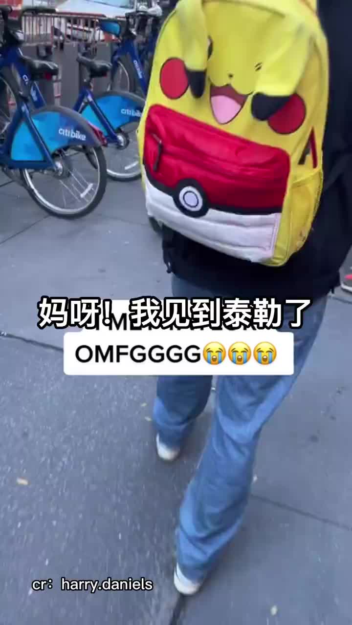长得酷似霉霉TaylorSwift的女孩AshleyLeechin也太像了