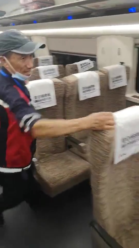 涨知识了，原来高铁座椅是这样置换的