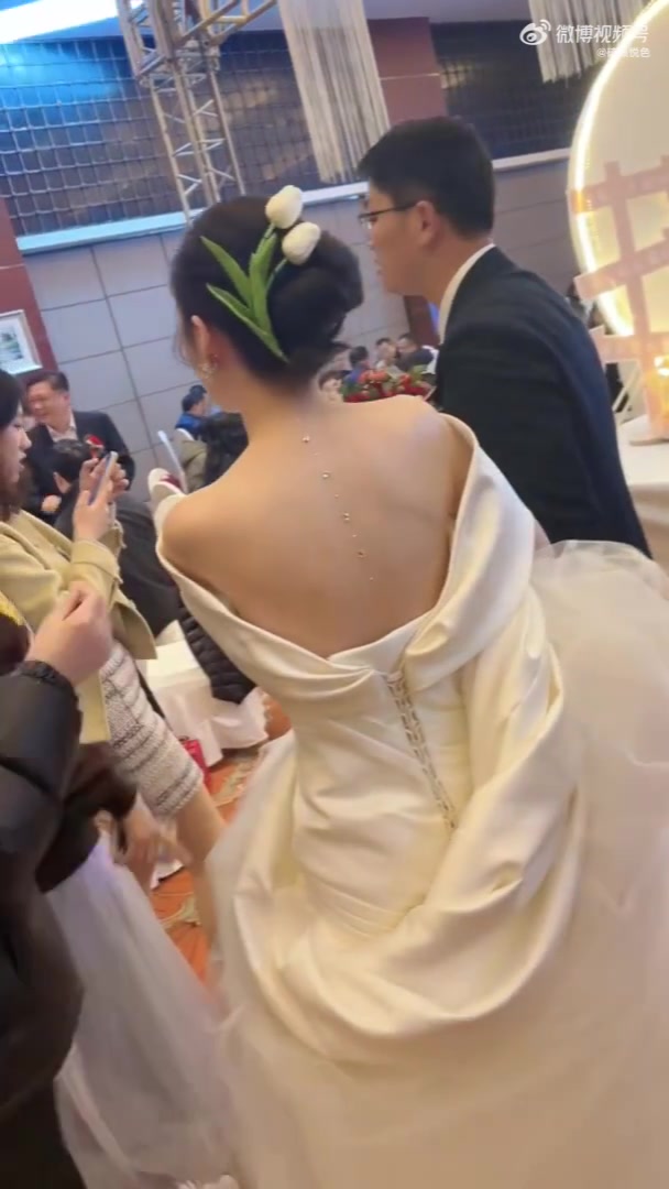 这背上的是钉子吗