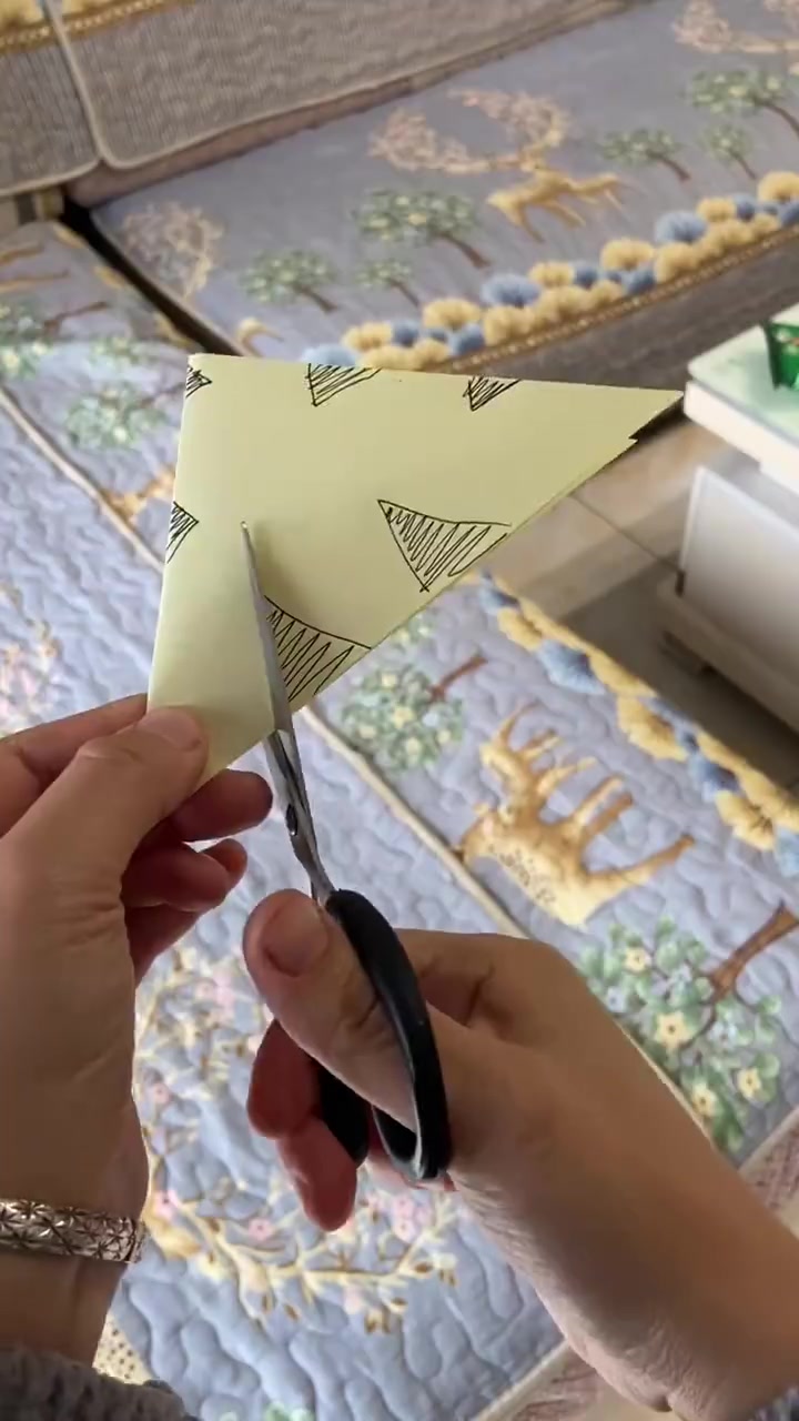 剪辑痕迹过于明显了笑死