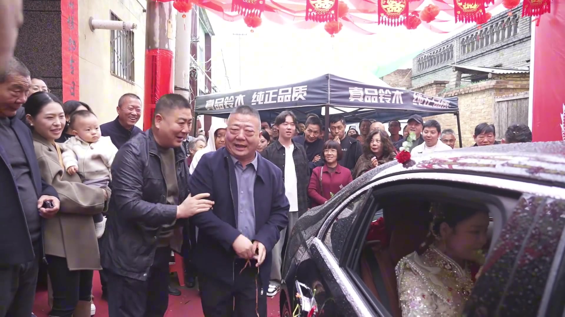 坚强了一辈子的父亲却败在了女儿出嫁的那一刻