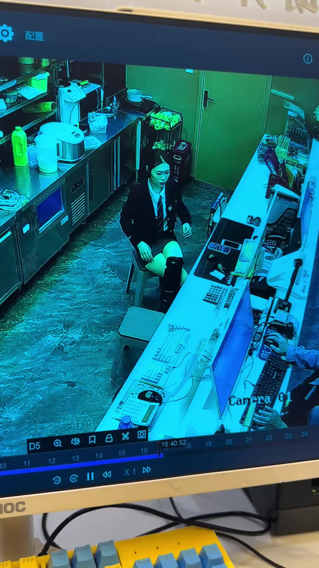 有像她这样的同事，承包了我的快乐源泉