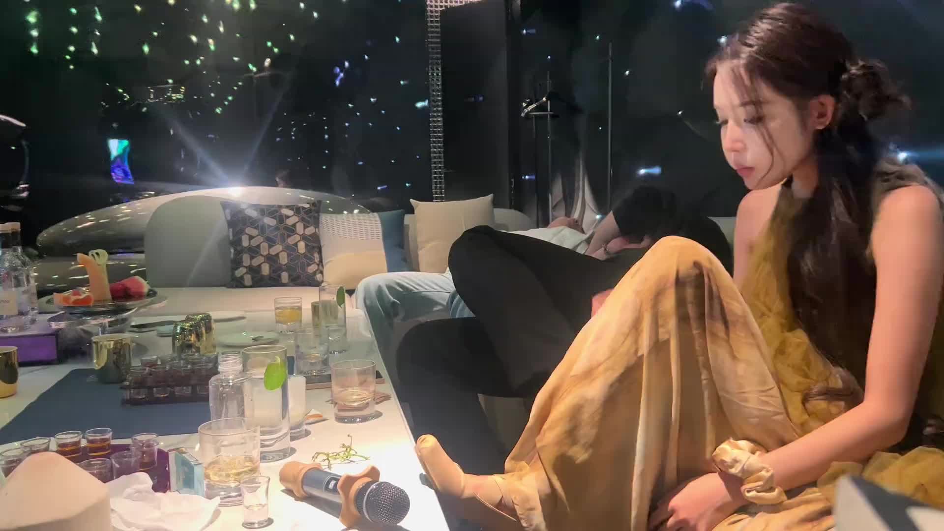 男人的终点是商K怎么全部倒下了就她正常...