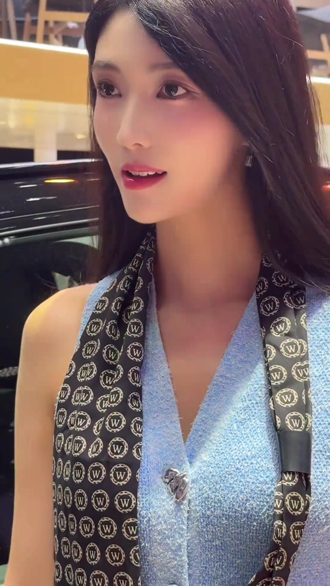 这衣服上到底有什么味