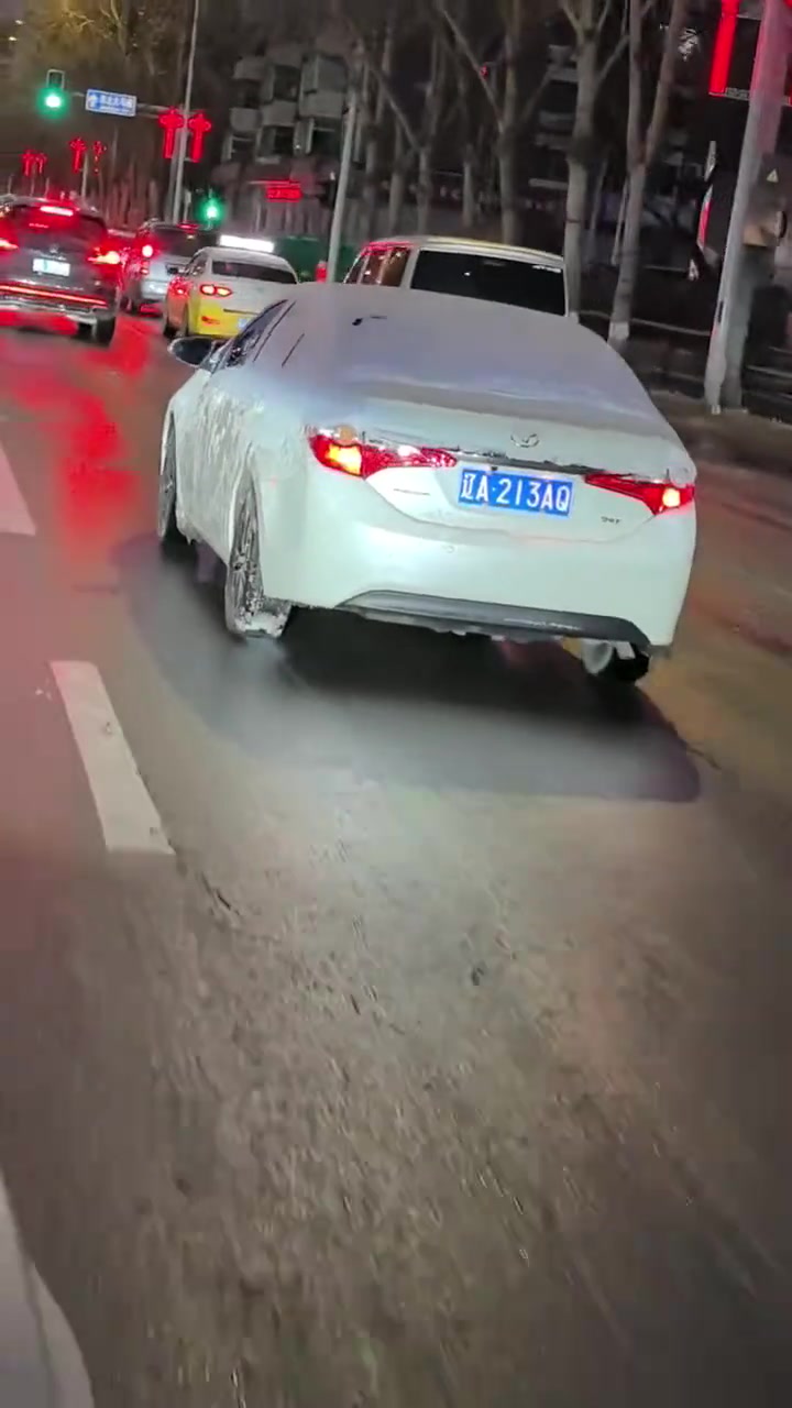 后轱辘不转前轱辘转，这车飞开不可吗
