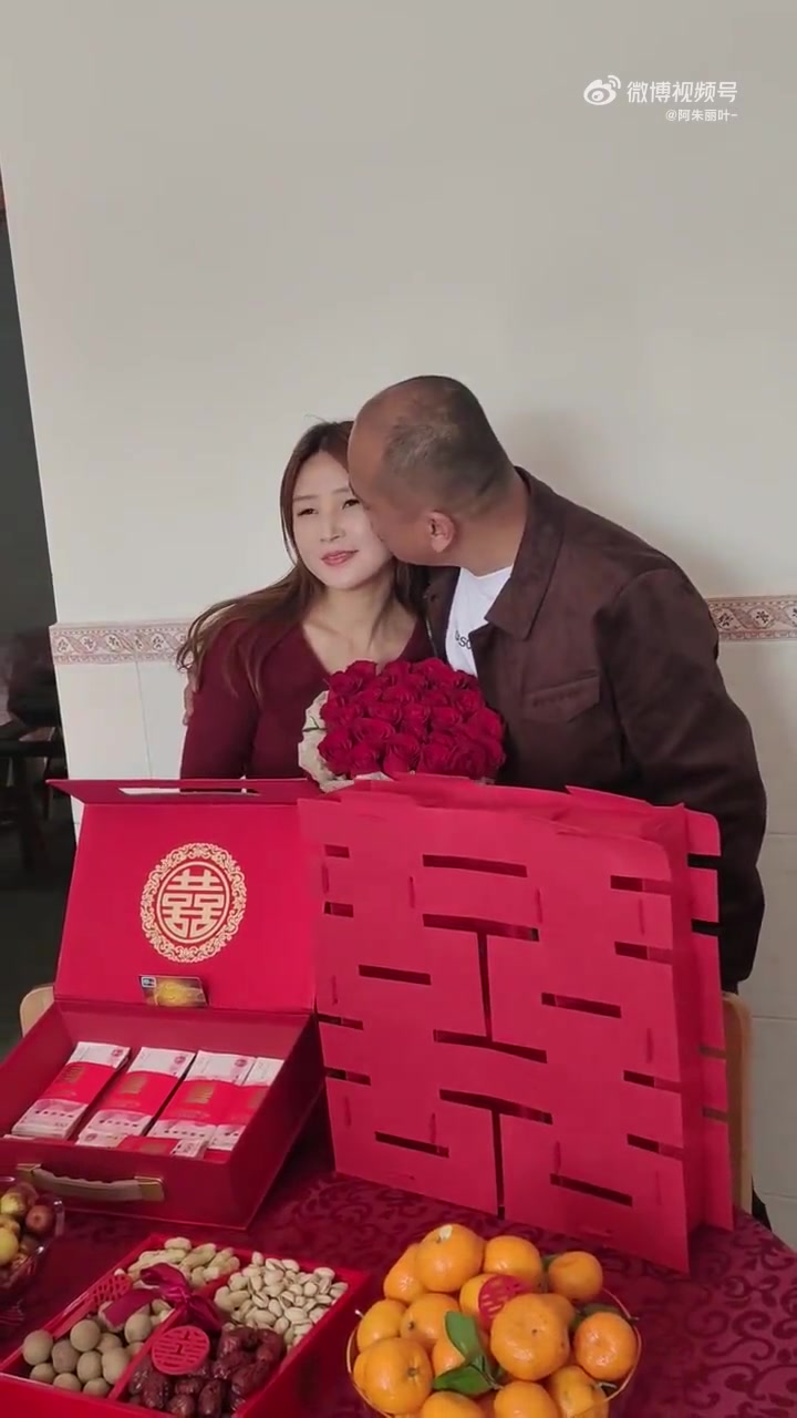 她说她喜欢海，没想到是地中海