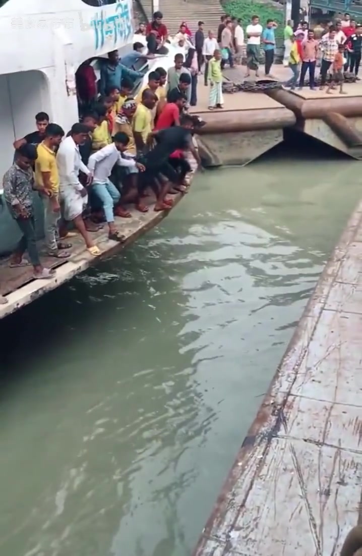 印度狠人都是这样下船的
