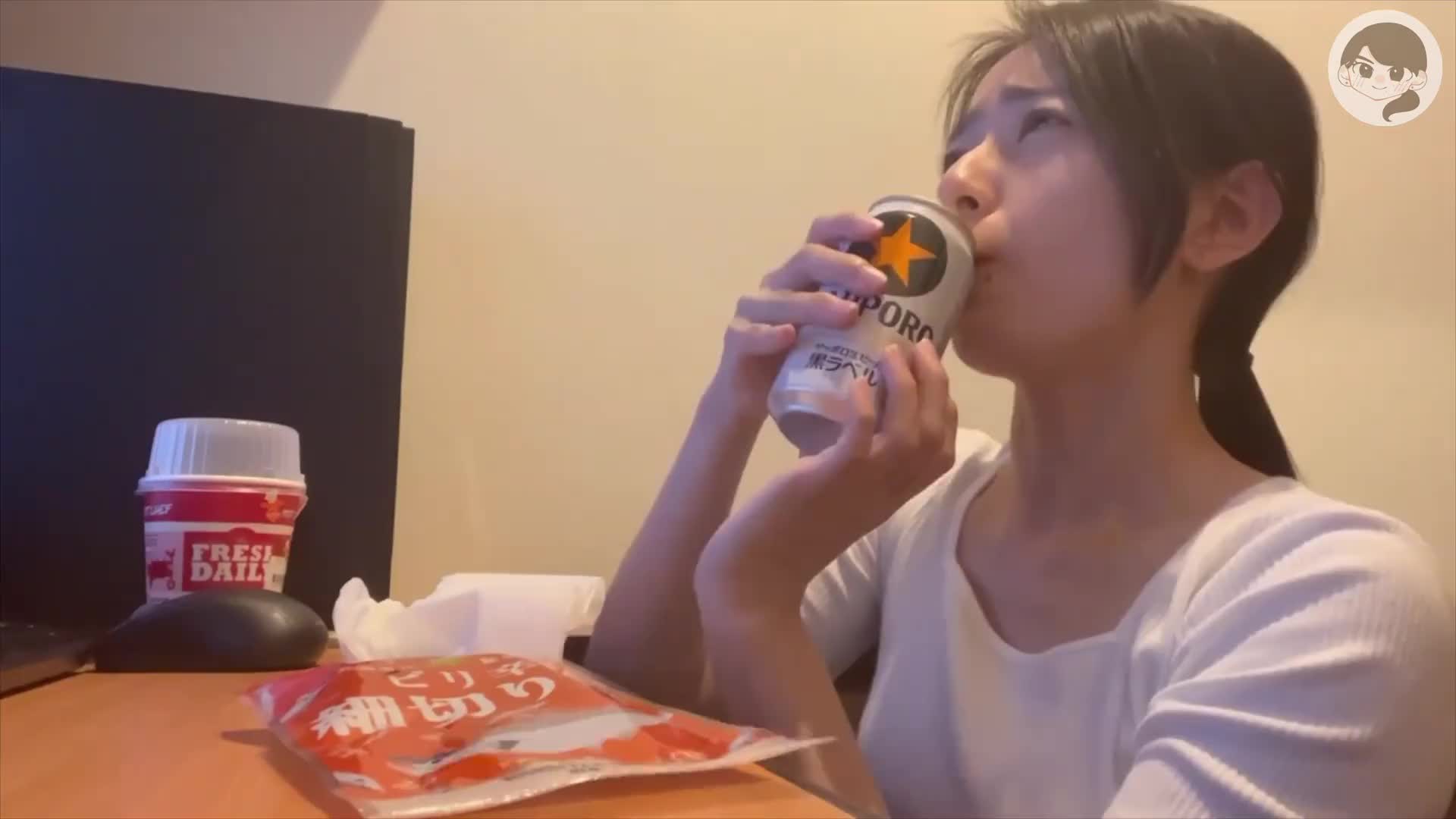 这很街头！在日本白天流浪晚上住网吧，一天能有多快乐