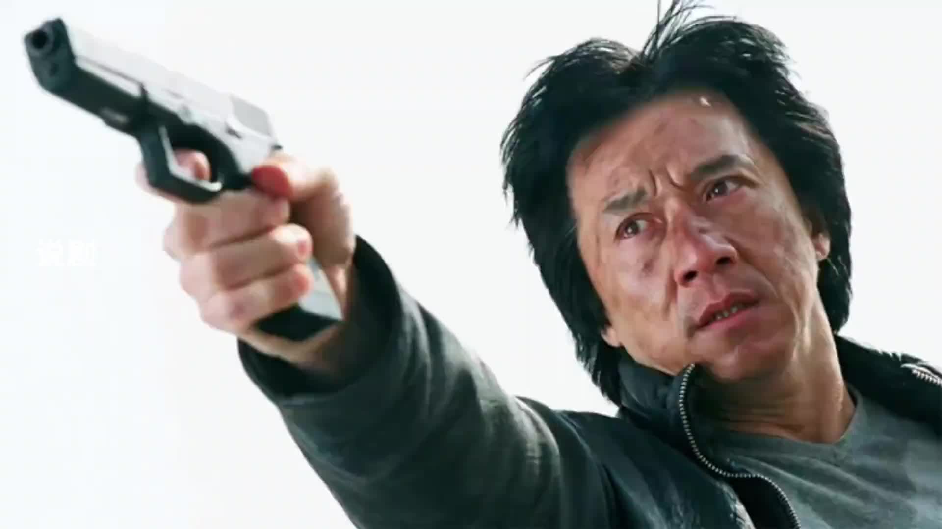 《新警察故事》里，为什么成龙与吴彦祖两次组枪结局不同